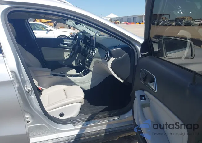 WDCTG4EB0HJ289181: 42003821