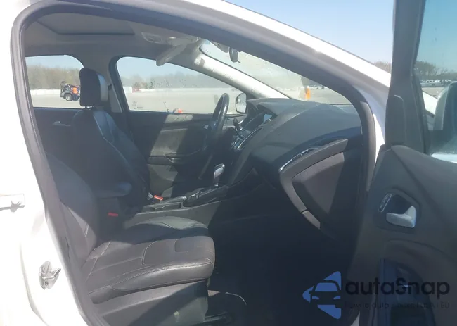 1FADP3J27GL359200: 42005989