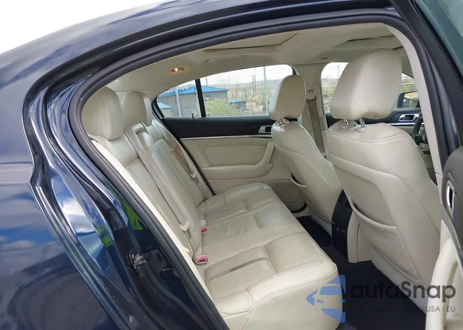 1LNHM94R79G608070: 42006126