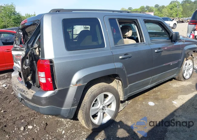 1C4NJPFB4CD719835: 42007009