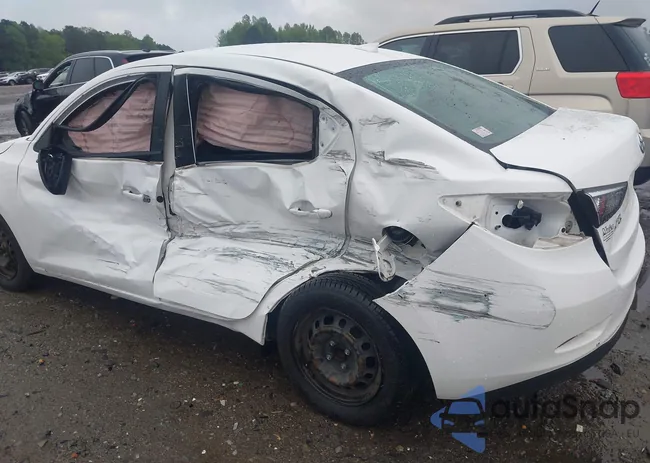 3MYDLBYVXLY710930: 42007293