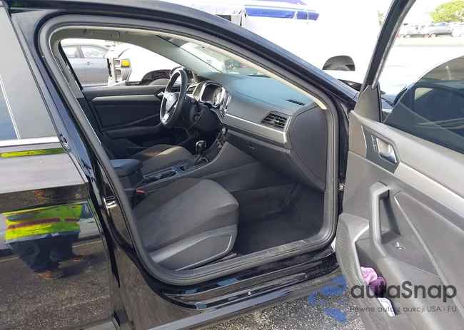 3VWC57BU5MM035219: 42009335