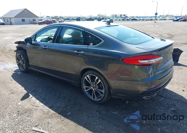 3FA6P0D92LR175469: 42008500