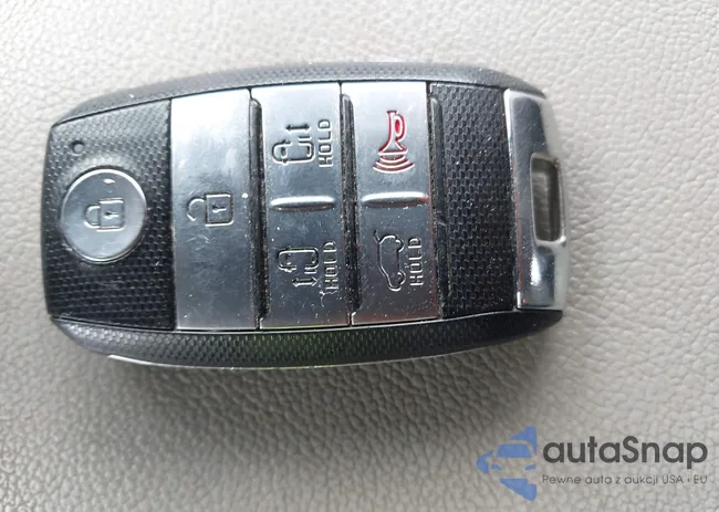 KNDMB5C19J6410677: 42008644