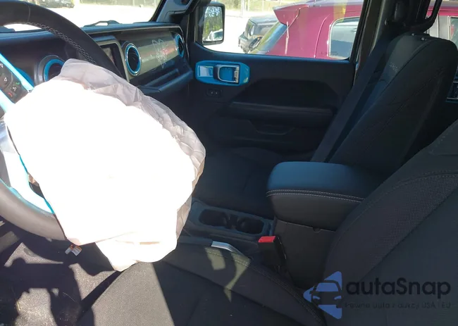 1C4HJXEN5JW261250: 42008730