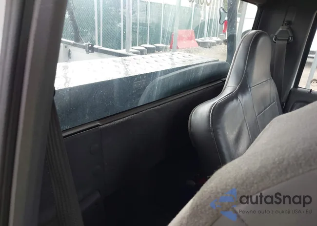 1FTYR10D72TA02685: 42008814