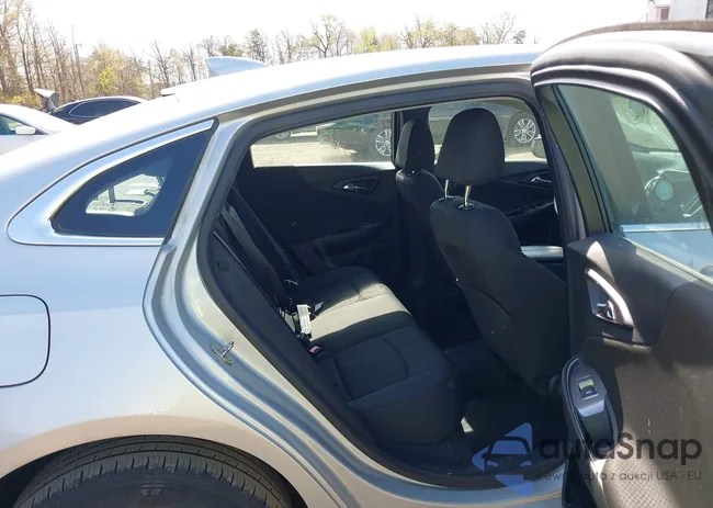 1G1ZD5ST5NF121944: 42010140