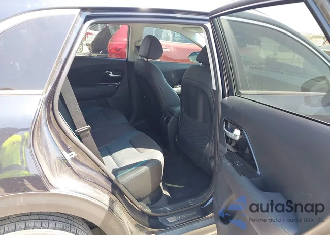 KNDCE3LG2L5067733: 42009484