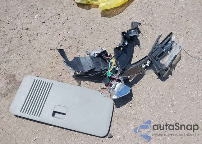 KNDMC5C13G6207323: 42010932