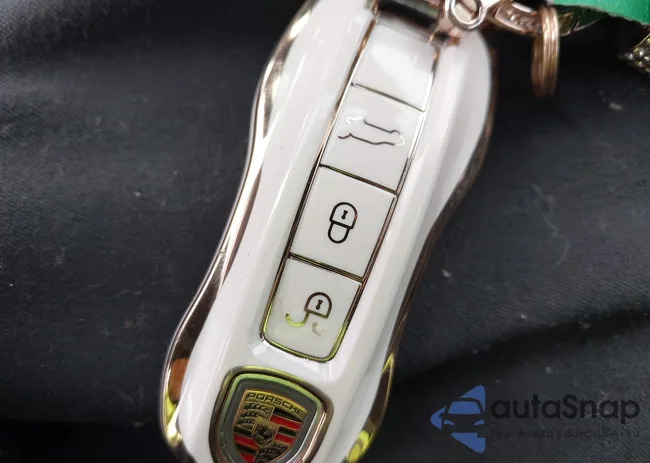 WP0AA2A72KL102345: 42011097