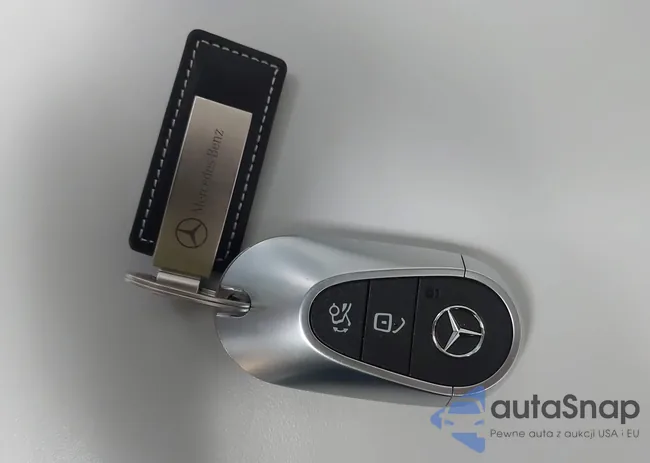 W1KEG1CB3RF055529: 42011212