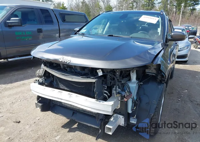 3C4NJDBB9JT253055: 42010814