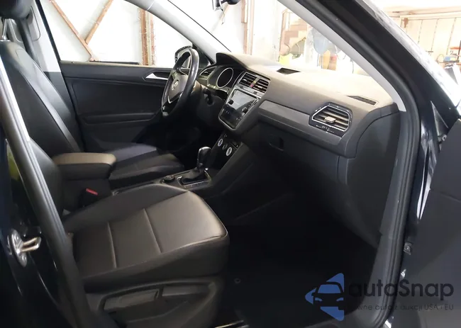 3VV2B7AX5KM074555: 42012299