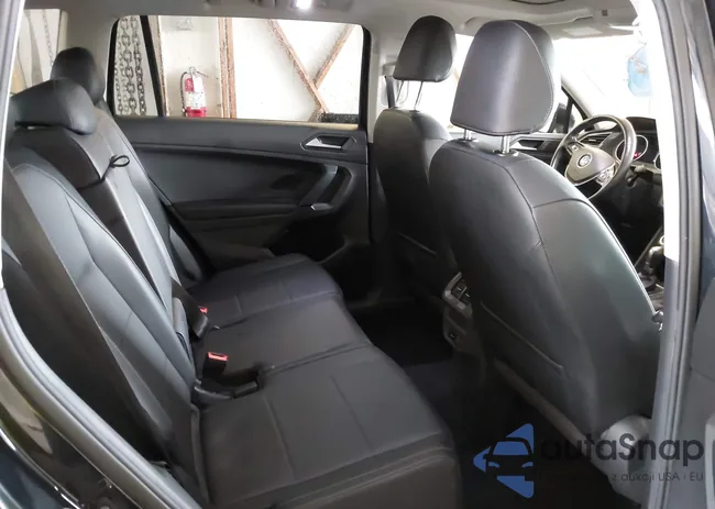 3VV2B7AX5KM074555: 42012299