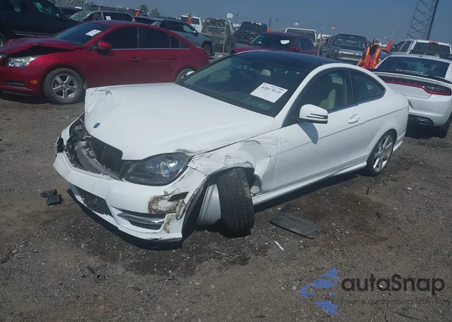 WDDGJ4HB1DG052880: 42013118