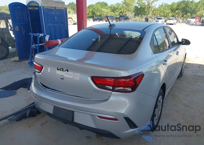 3KPA24AD0PE521437: 42013172