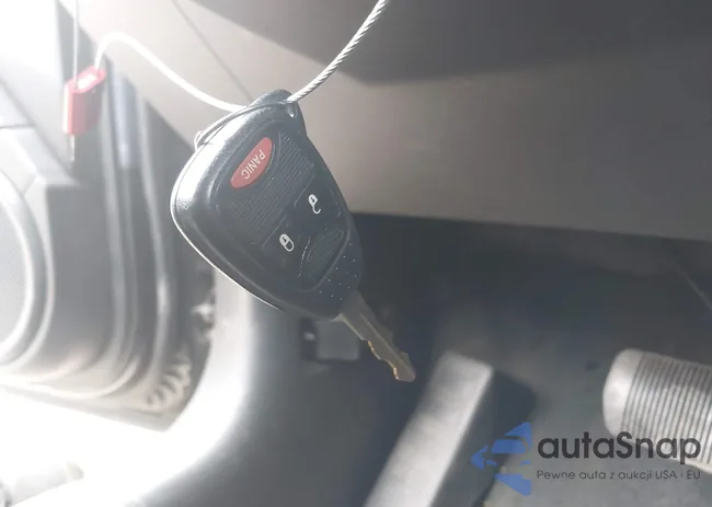 1C4NJDBB4GD756524: 42013301