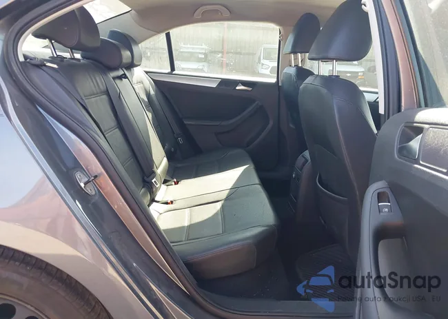 3VWDX7AJ6DM368745: 42015059