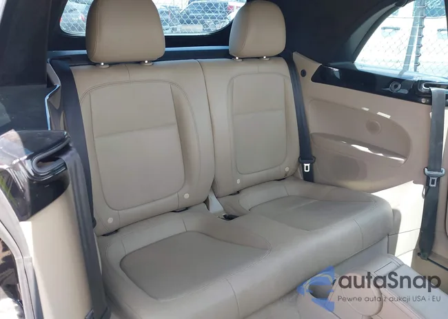 3VW5L7AT5EM819893: 42017011