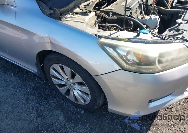 1HGCR2F84FA113871: 42016455