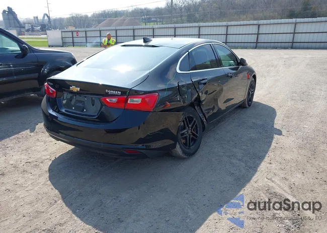 1G1ZB5STXKF177623: 42017920