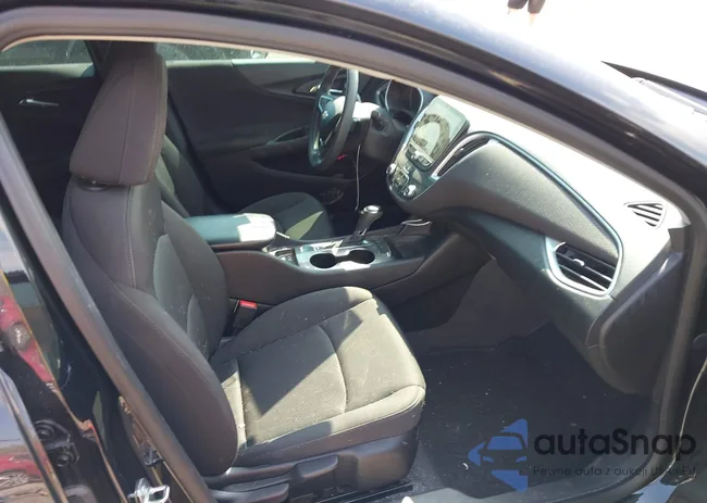 1G1ZB5STXKF177623: 42017920