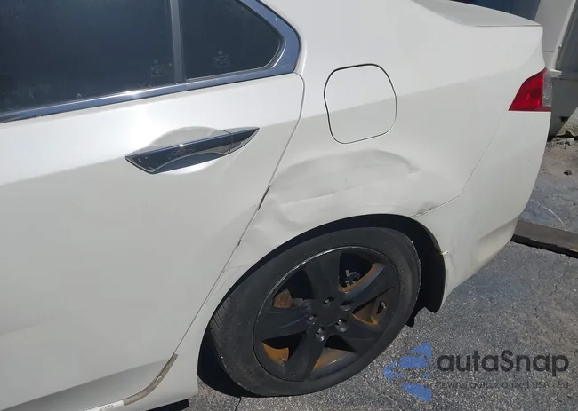 JH4CU26629C027137: 42018010