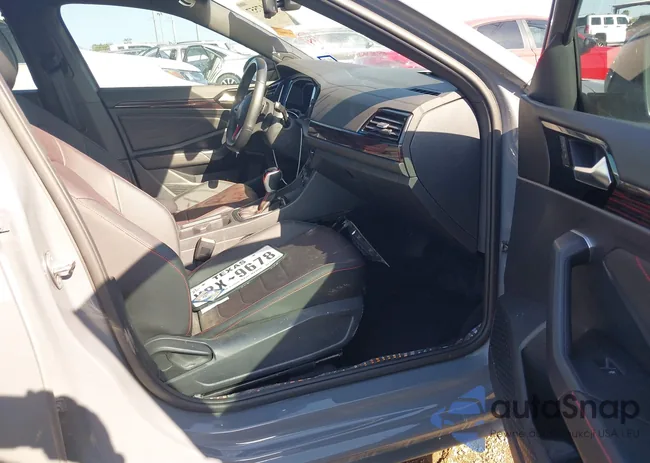 3VW2T7BU6RM090576: 42017557