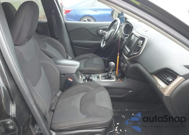 1C4PJMCS8GW105733: 42017722