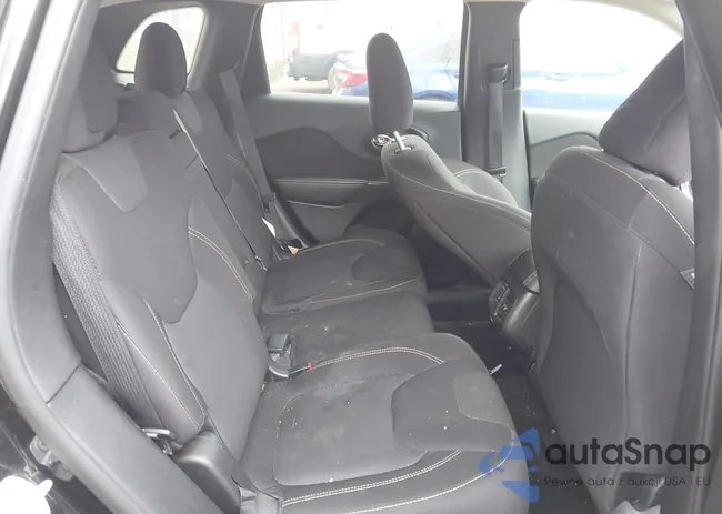 1C4PJMCS8GW105733: 42017722