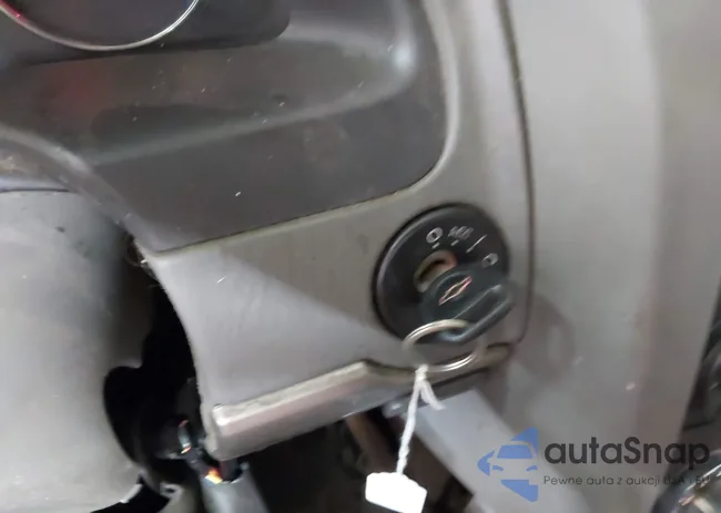 1G1ZT51F86F136700: 42018900