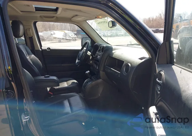 1C4NJRFB6GD581748: 42019356