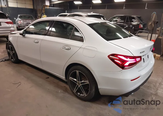 WDD3G4FB7KW022043: 42018688