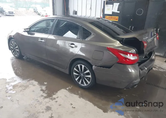 1N4AL3AP7HC185852: 42021436