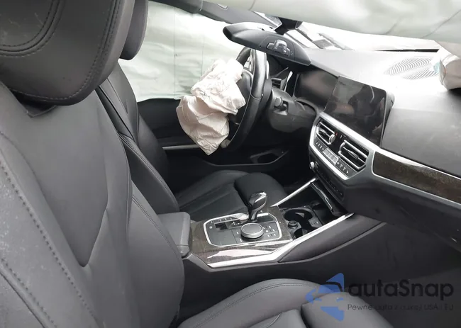 3MW5R7J03M8B73085: 42022710