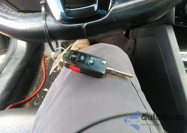 3VWL17AJ0HM302212: 42022806