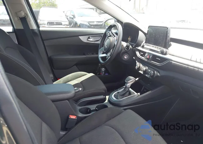 3KPF24AD4PE683545: 42023911