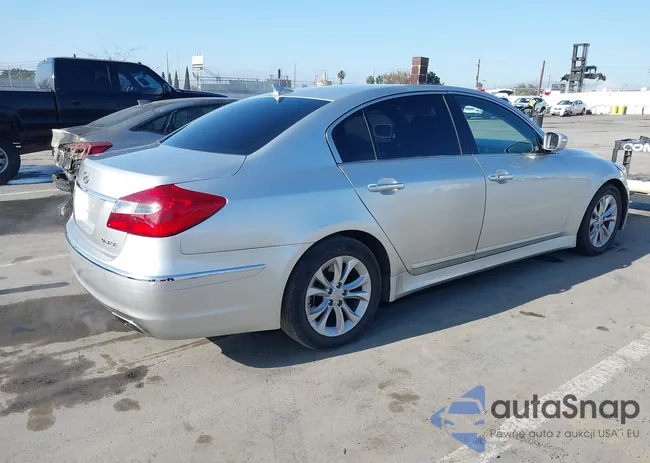 KMHGC4DD2DU235455: 42024961