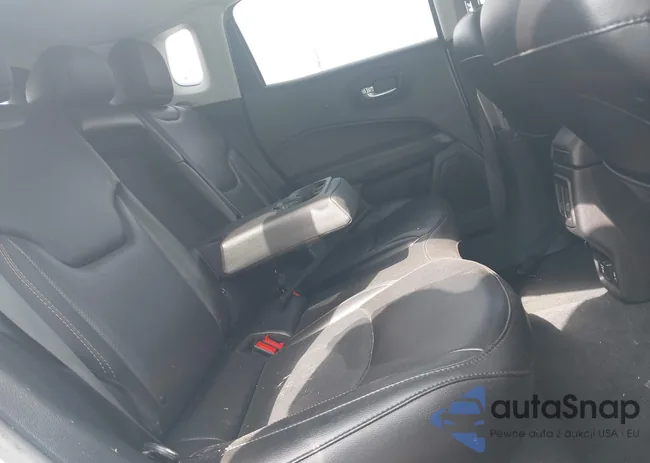 3C4NJCCB0KT725802: 42030080