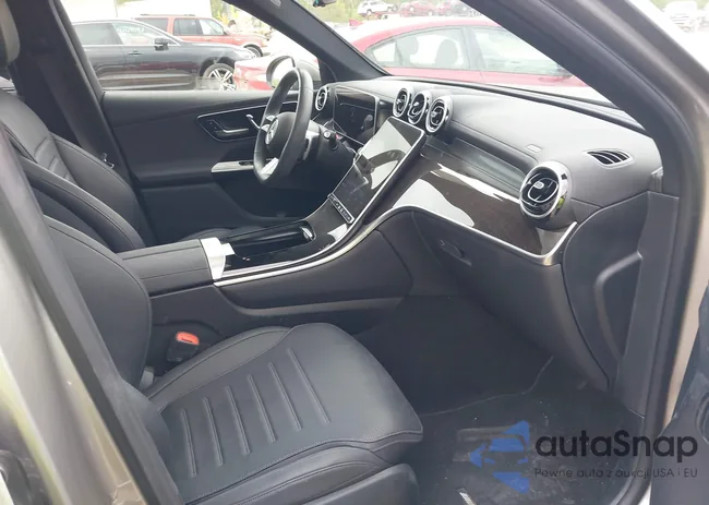 W1NKM4HB0RF228318: 42029511