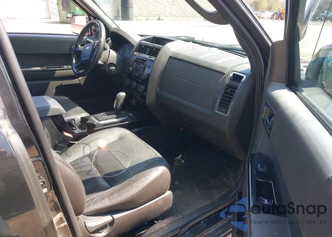 1FMCU9EG5BKC33192: 42032152