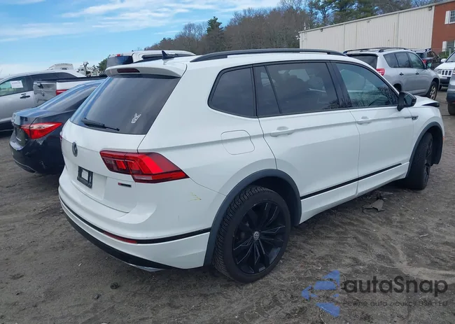 3VV2B7AX7LM143652: 42033557