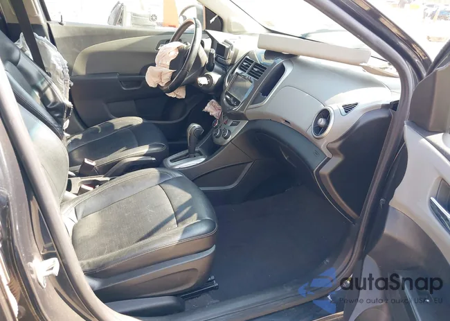 1G1JE6SB7F4201542: 42033562