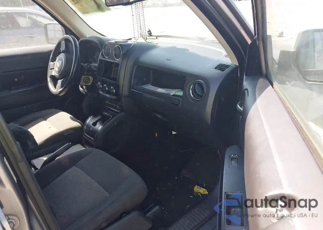 1C4NJRFB6CD651467: 42037011