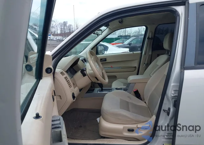 1FMCU93108KA26328: 42036496