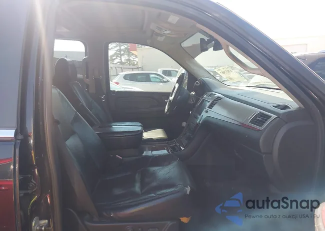 1GYFC26229R102697: 42037982