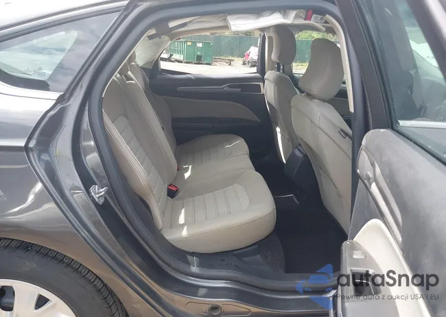 3FA6P0G76KR247492: 42039083