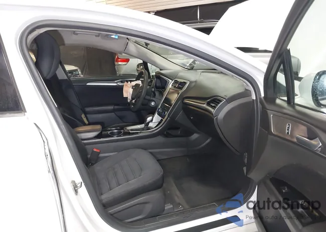 3FA6P0LUXDR328767: 42040663