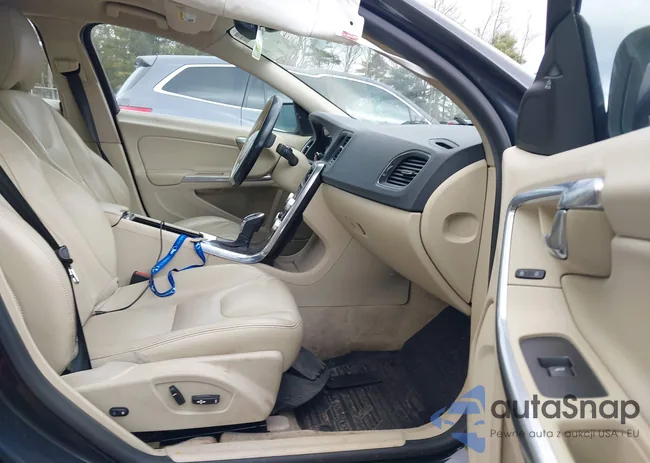 YV1612TK1F2359574: 42041533