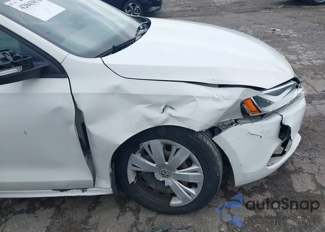 3VWDZ7AJ5BM340832: 42043070